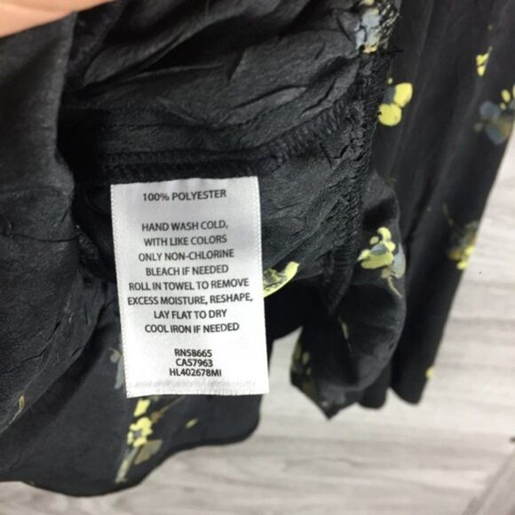 Chelsea28 Floral Print Faux Wrap black Top size S - Picture 7 of 7